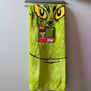 Grinch Blanket NEW Grinchmas Decor Christmas Throw Grinchy Gift Present Whoville